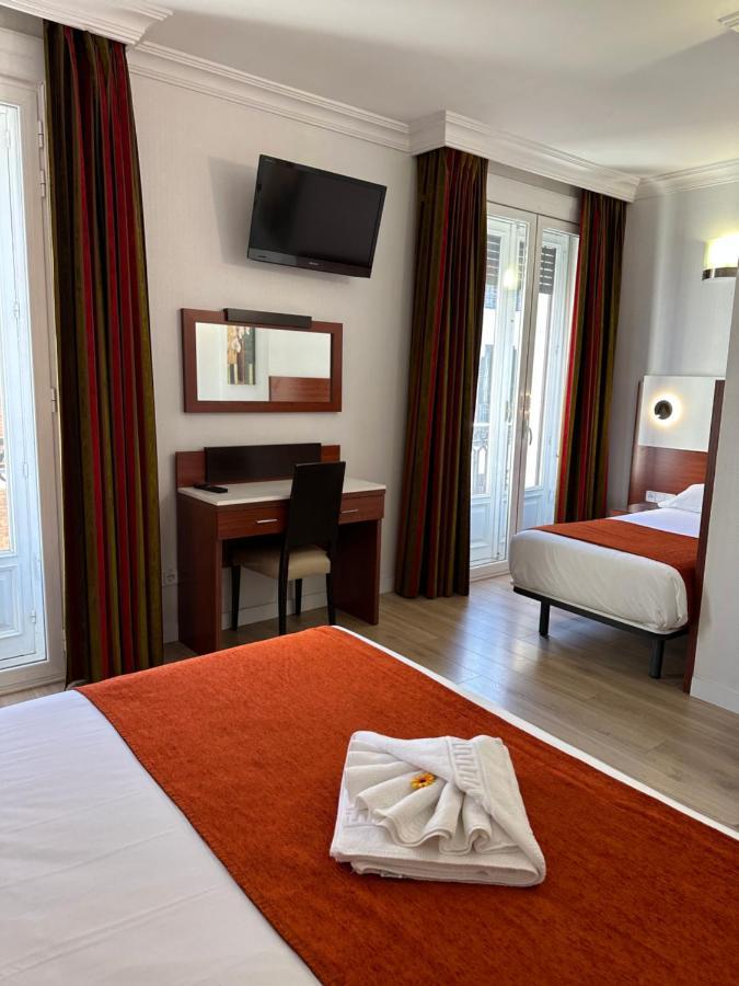 Hostal Sol Square Madrid Exterior foto