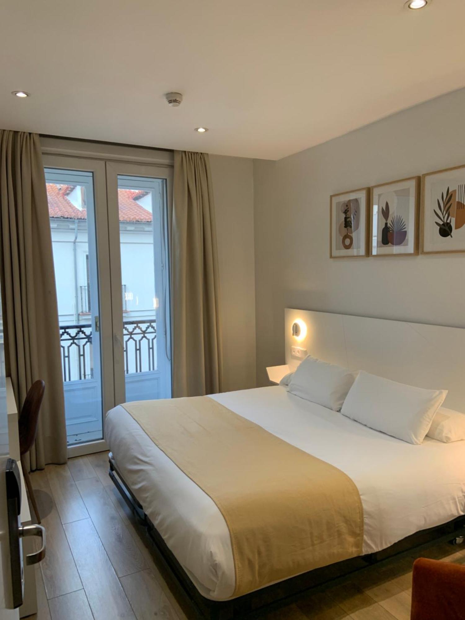Hostal Sol Square Madrid Exterior foto